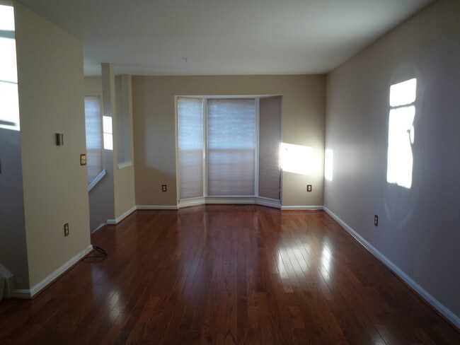 Building Photo - 140 Eastridge Cir