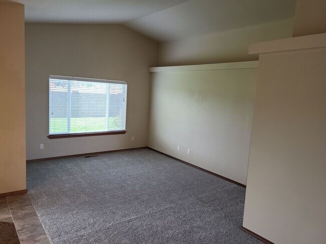 Building Photo - Beautiful home for rent in The Radiant Lake Estates!