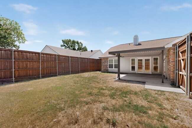 Building Photo - 4420 Seville Ln