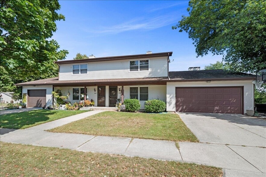 Primary Photo - 3955 Meadowbrook Ct