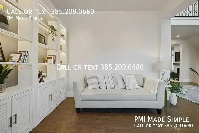 Building Photo - 1876 W Oakwood Cir