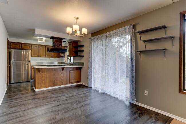 Building Photo - Cozy Home Close to Beach! Your New 3 Bed, ...