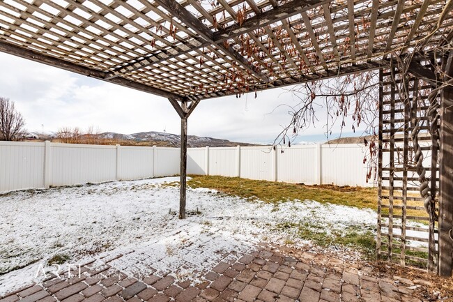 Building Photo - Amazing Remodeled Home in North Lehi