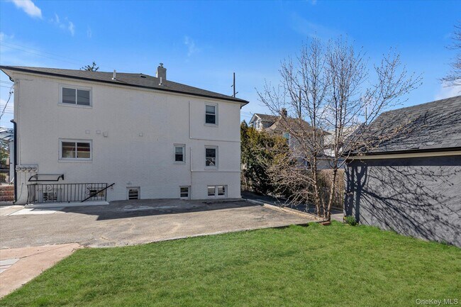 Building Photo - 71 Haven Ave