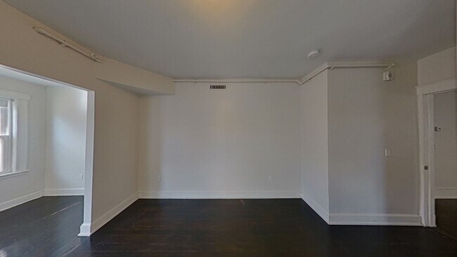 Building Photo - 10 Bayside St