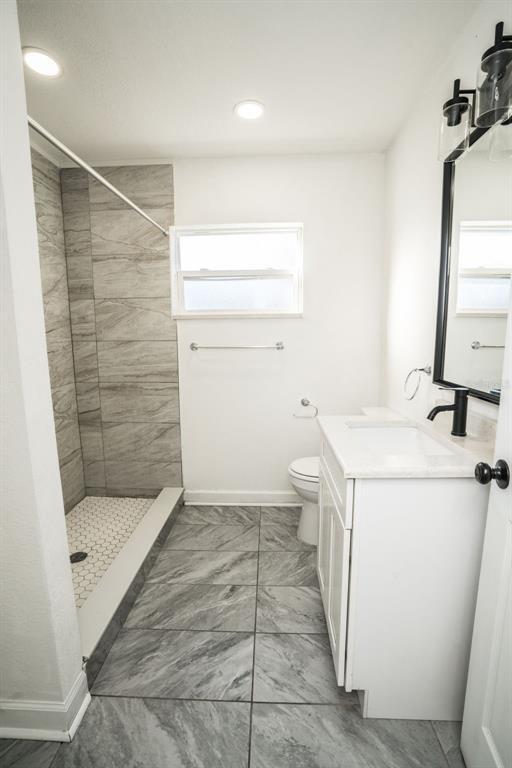 Building Photo - 1007 E 32nd Ave