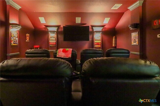 Building Photo - 802 Valentino Dr