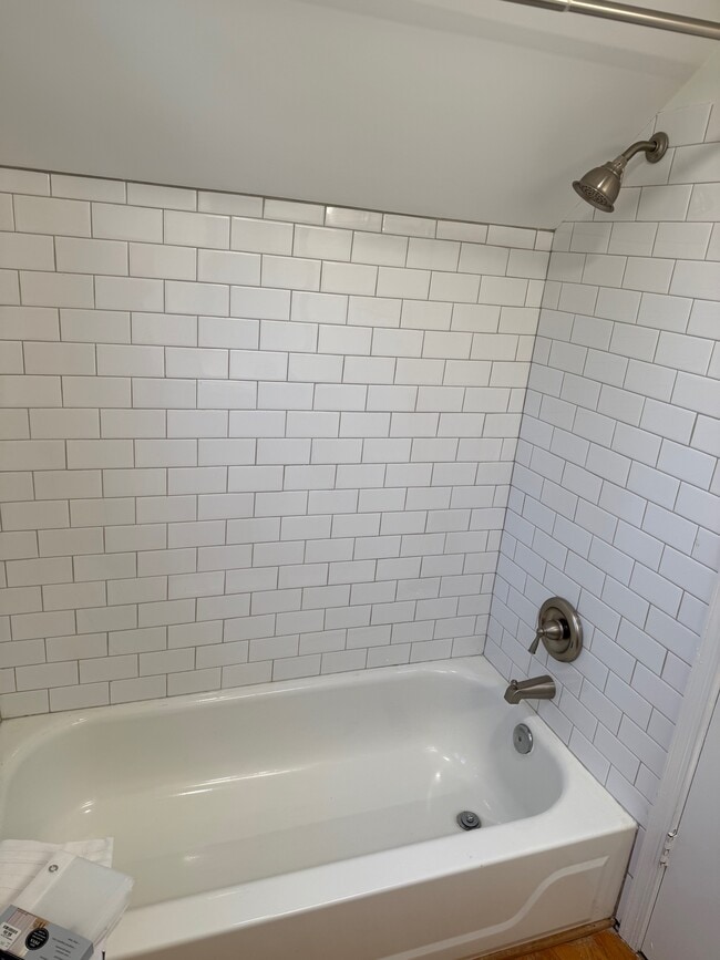 Building Photo - 197 Main St