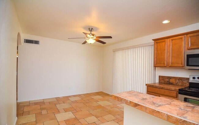 Building Photo - 3246 S Winona Cir