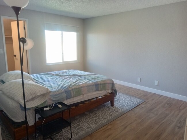 Building Photo - Fully furnished 2-bedroom | 1 bath home av...