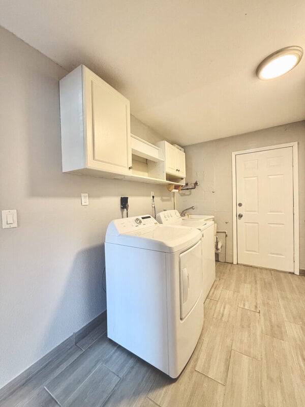 Building Photo - 6475 Cedarbrook Dr