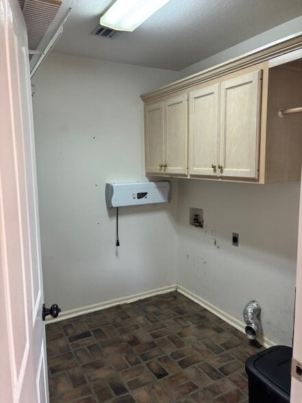 Building Photo - 1051 Jeanne St