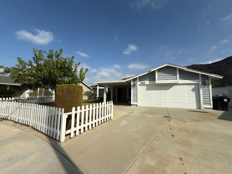 Primary Photo - 14884 Rockridge Ln