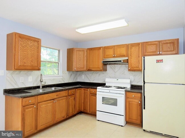 Building Photo - 7526 Mattingly Ln