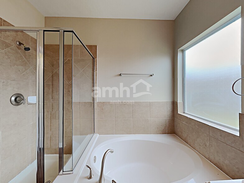 Building Photo - 28914 Hidden Lake Ct