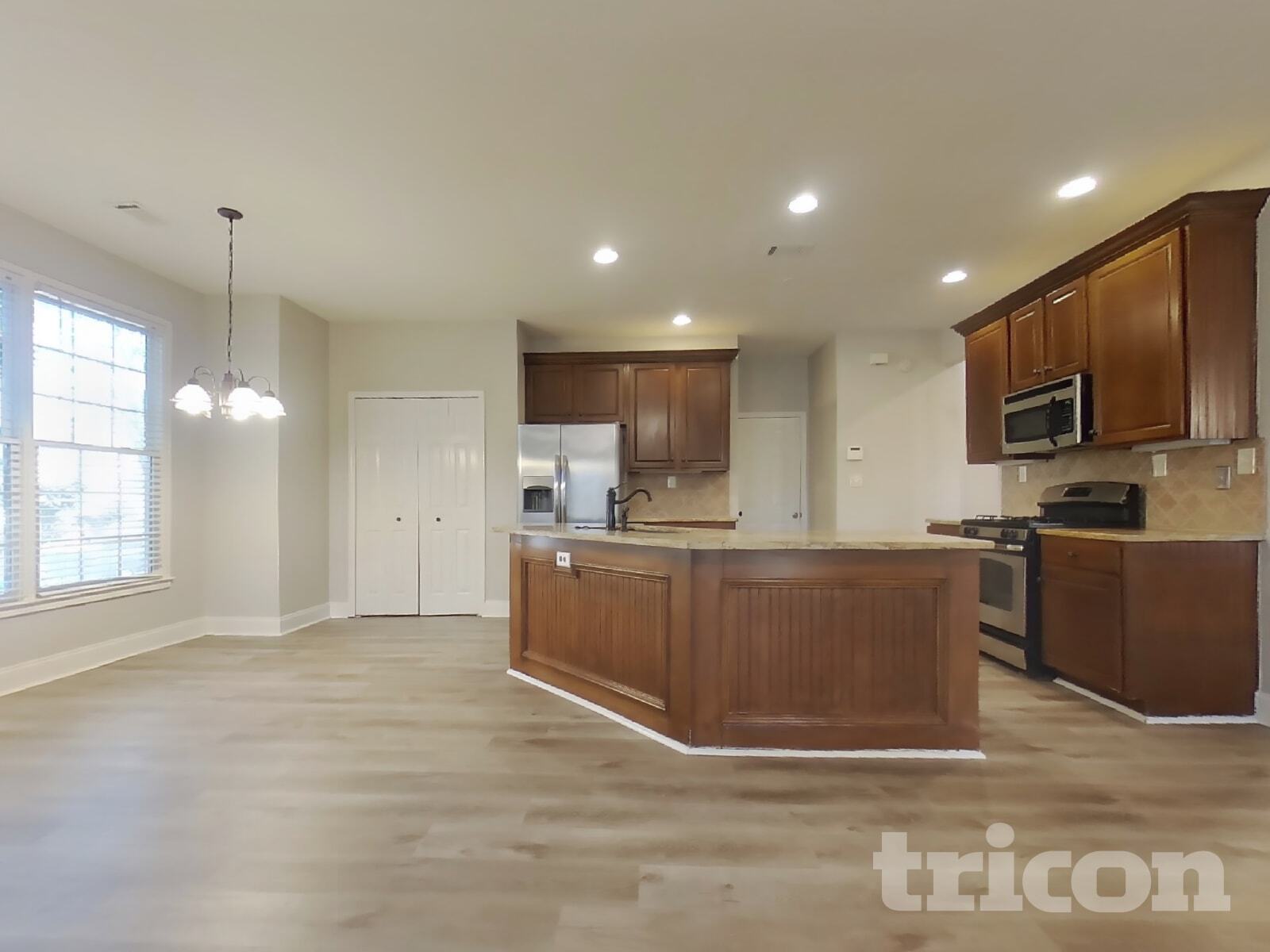 Building Photo - 1017 Chatsworth Ln