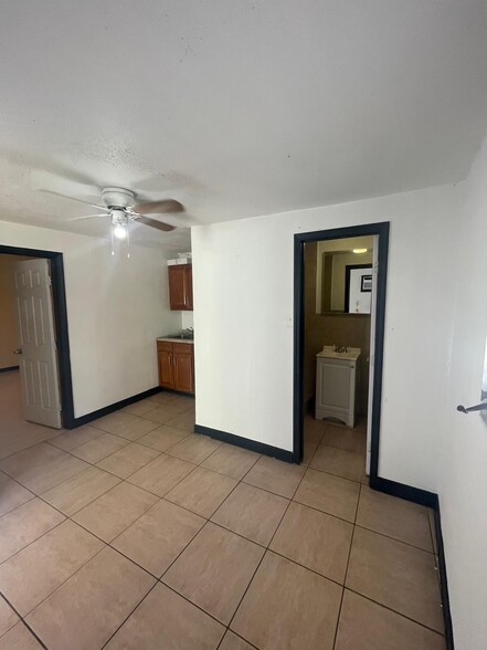 Building Photo - 17011 NW 33rd Ct