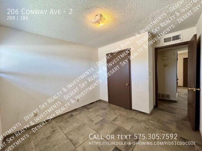 Building Photo - 206 W Conway Ave