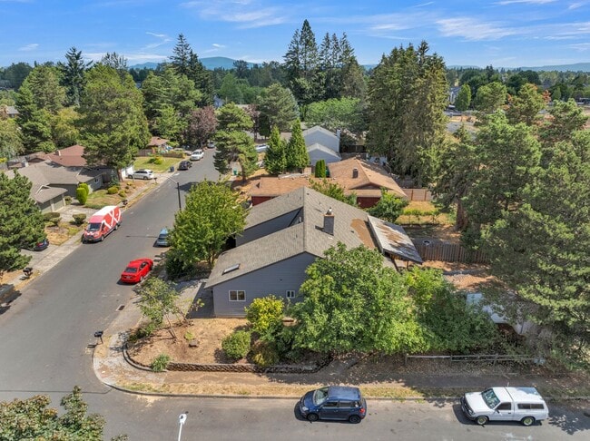 Building Photo - 9th Ct Duplex - AL-2402