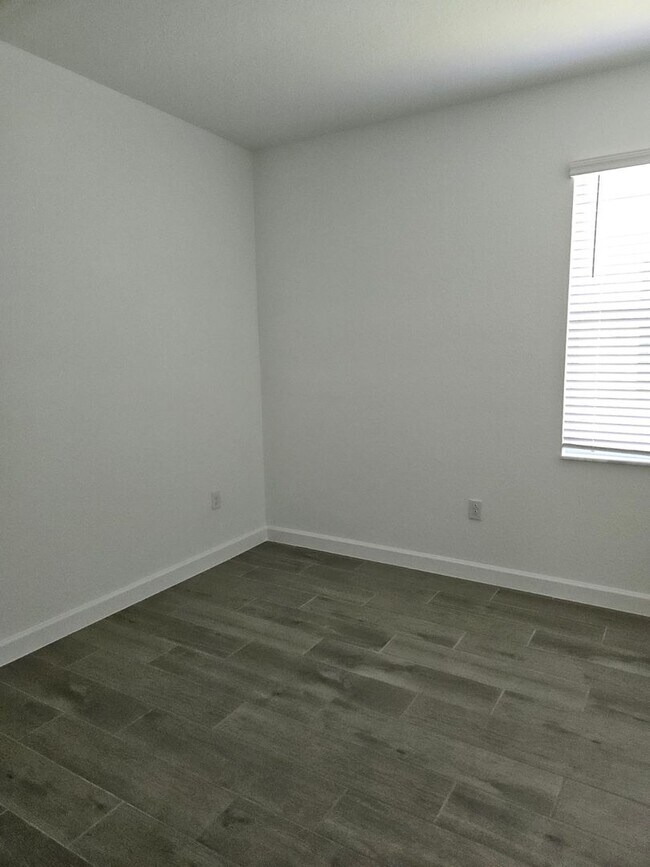 Building Photo - 8116 Shr Lk Dr