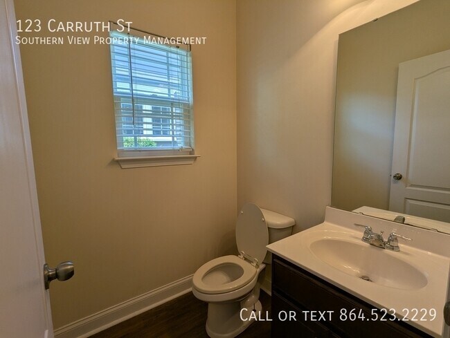 Building Photo - 123 Carruth St