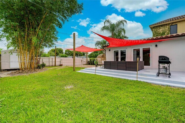 Building Photo - 1622 Mayo St