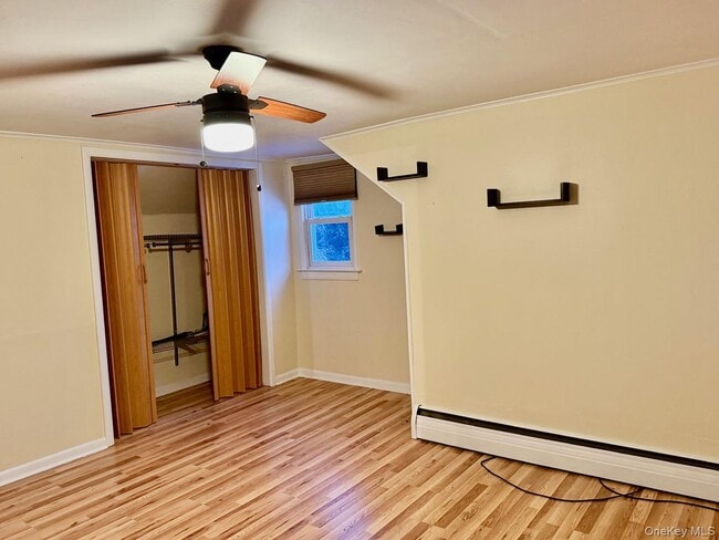 Building Photo - 230 Warn Ave