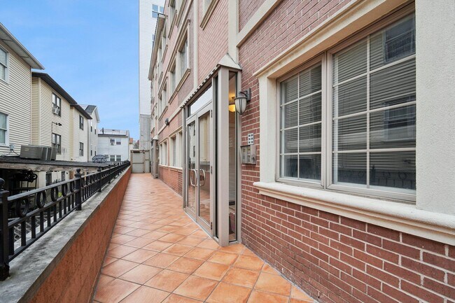 Building Photo - 124 68th St