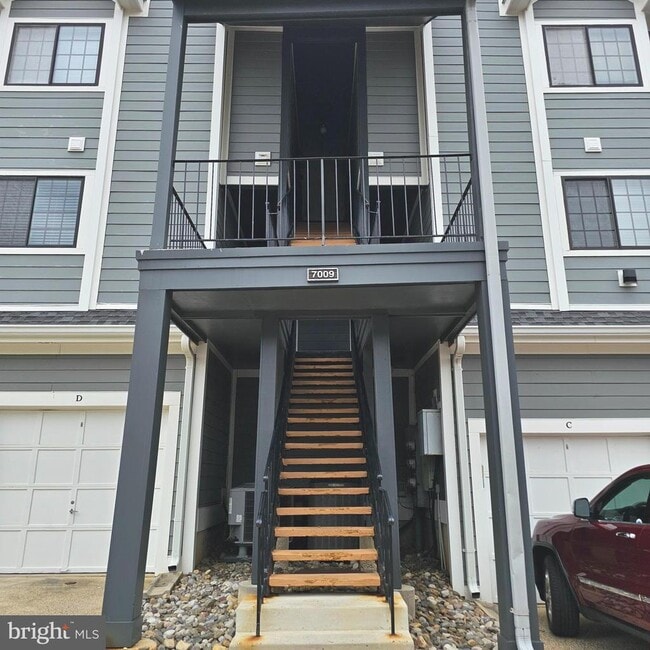 Building Photo - 7009 Birkenhead Pl