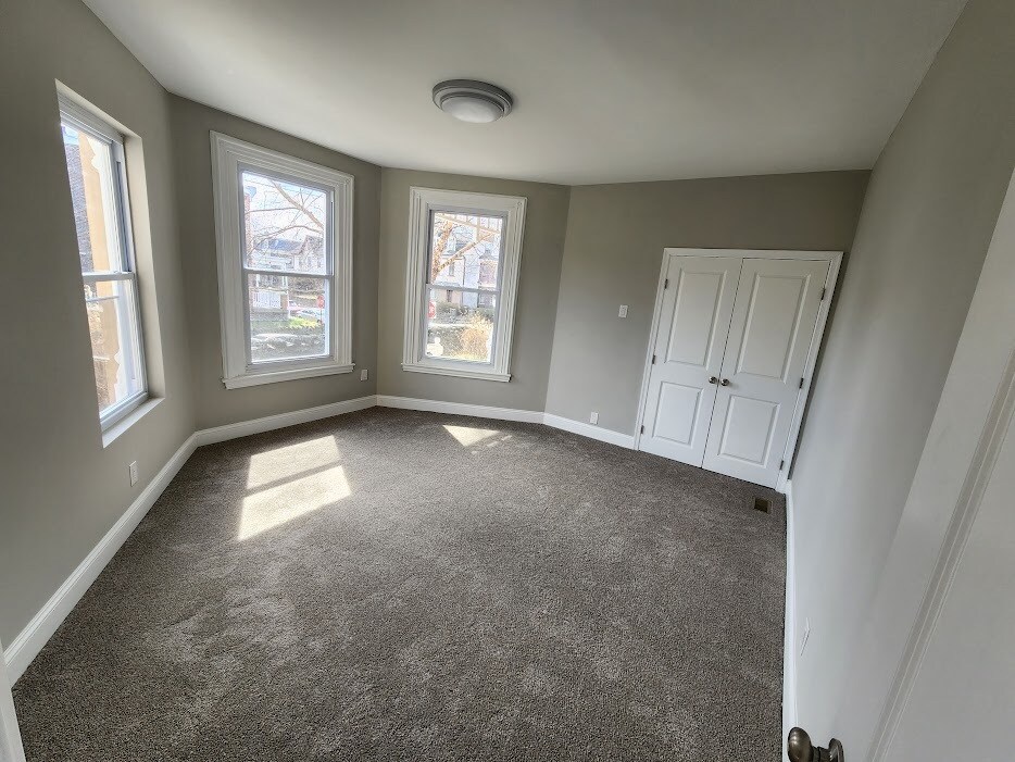 Building Photo - 5535 Ridge Ave