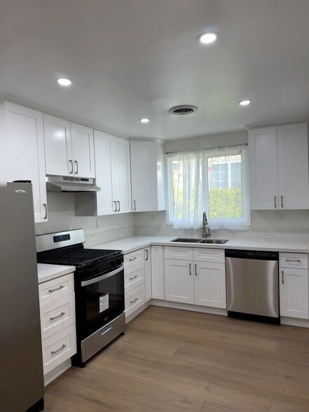 Building Photo - 446 N Alta Vista Blvd