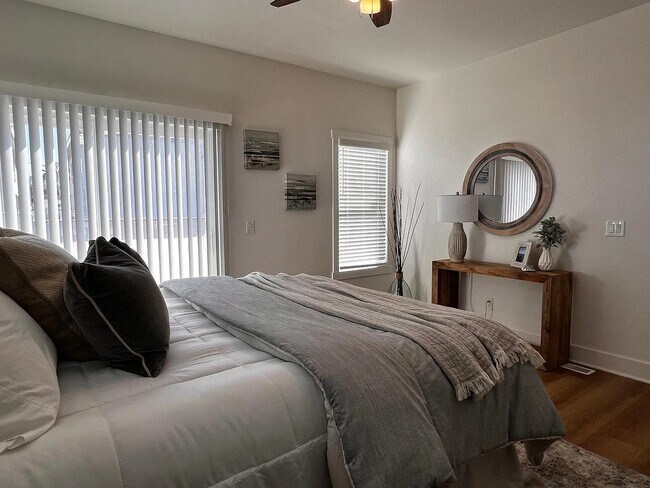 Building Photo - 30 Dart St