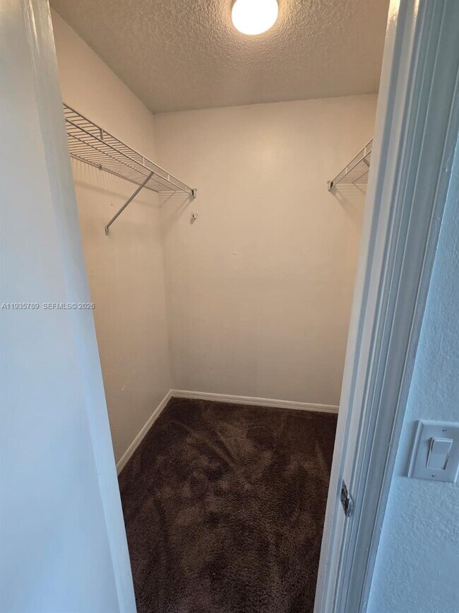 Building Photo - 4518 Commander Dr