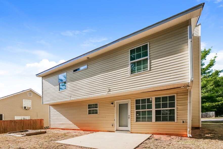 Building Photo - 1002 Allegiance Dr