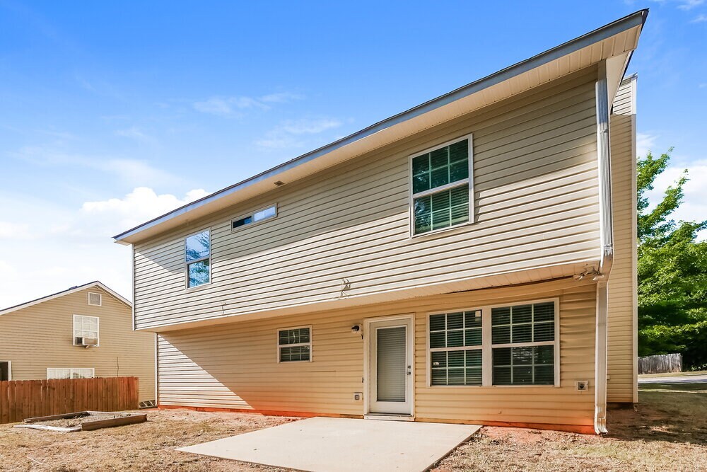 Building Photo - 1002 Allegiance Dr