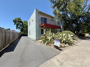 Building Photo - 511-525 Riverside Drive