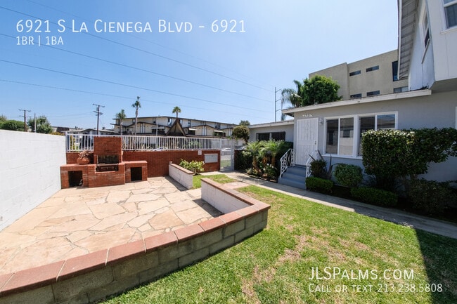 Building Photo - 6921 S La Cienega Blvd