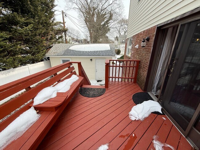 Building Photo - Spectacular 3 Bed/2.5 Bath Colonial in Freeport!