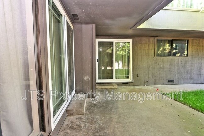 Building Photo - 3160 Watt Ave