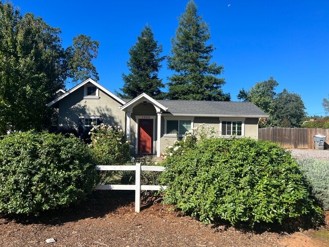 Primary Photo - 1 Bedroom Home in Redding - MUST SEE