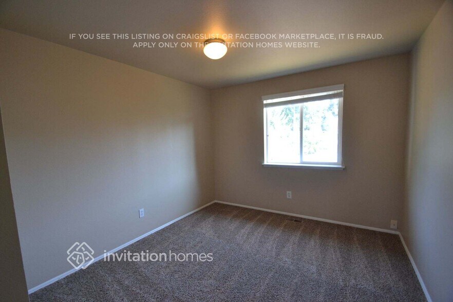 Building Photo - 6740 NE 1st Pl