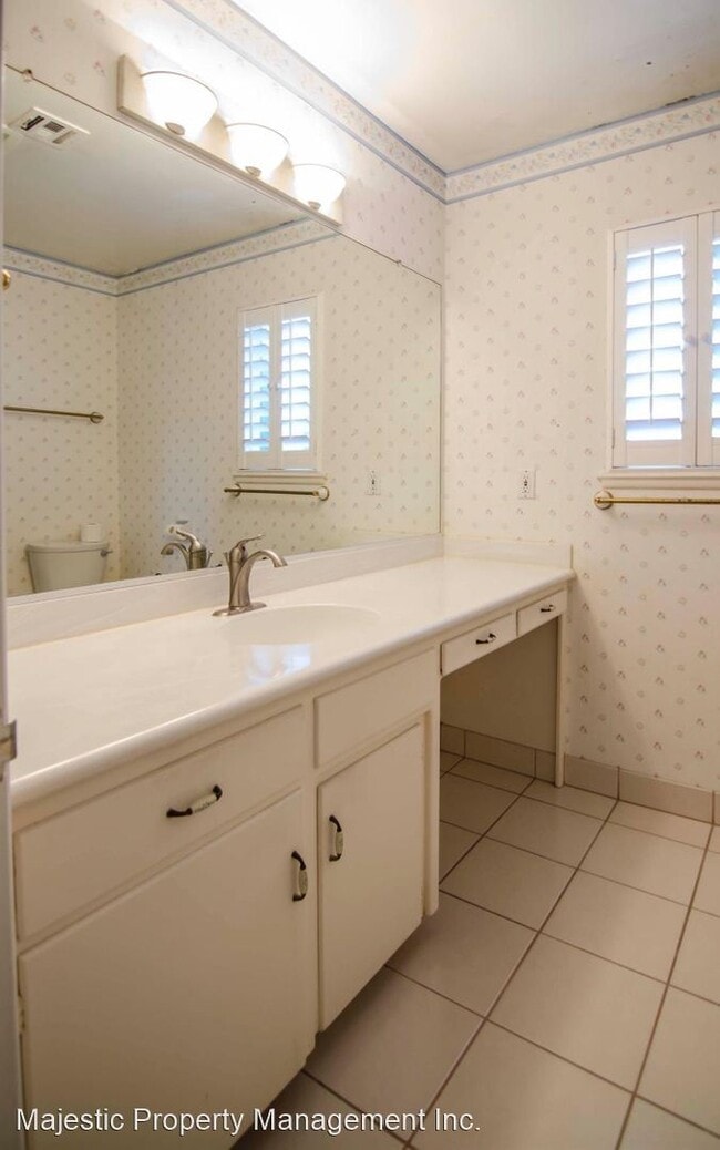 Building Photo - 3 br, 2 bath House - 2123 Paloma Ave