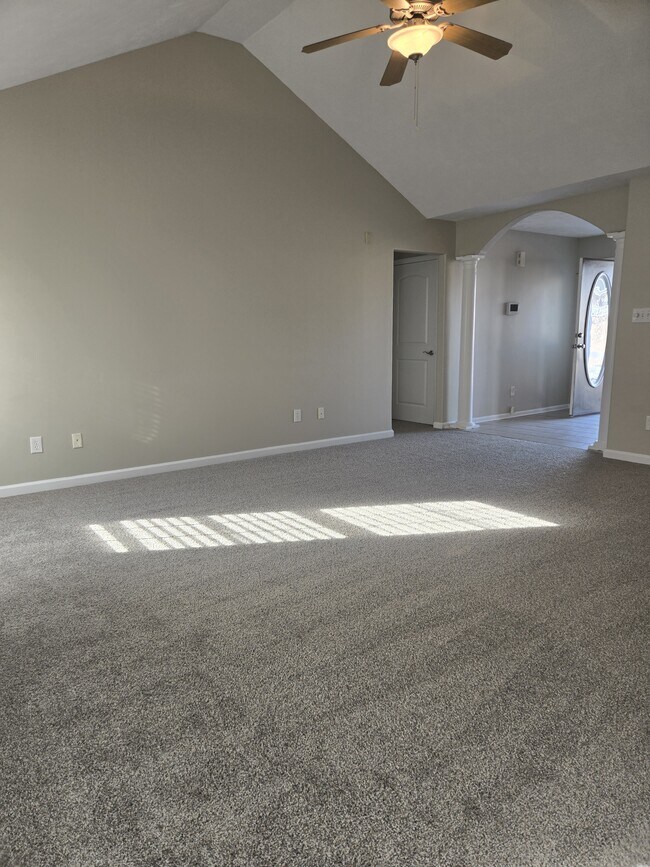 Building Photo - 76 Shelby St