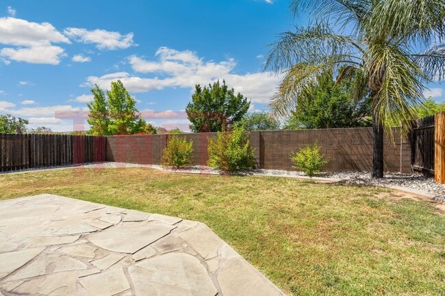 Building Photo - 2075 Larkflower Way