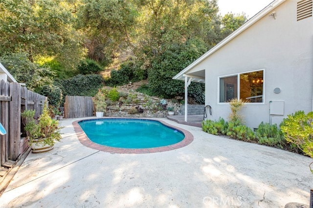 Building Photo - 3585 El Lado Dr
