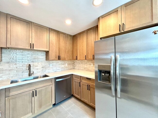 Building Photo - Beautifully remodeled 3 Bed, 2 Bath in the highly desirable neighborhood of Clairemont!!