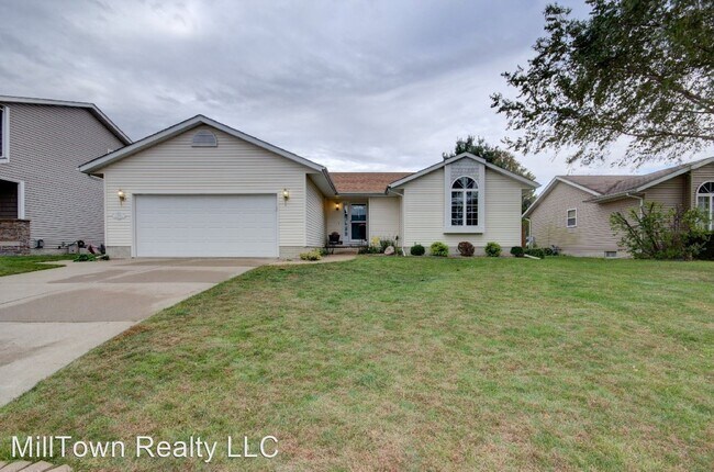 Primary Photo - 3 br, 2.5 bath House - 234 Melrose Dr