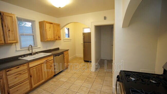 Building Photo - 3717 S Cherokee St