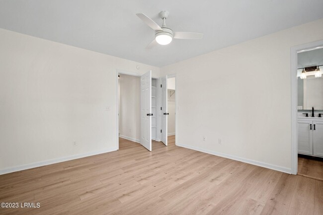 Building Photo - 7 Grandiflora Ln