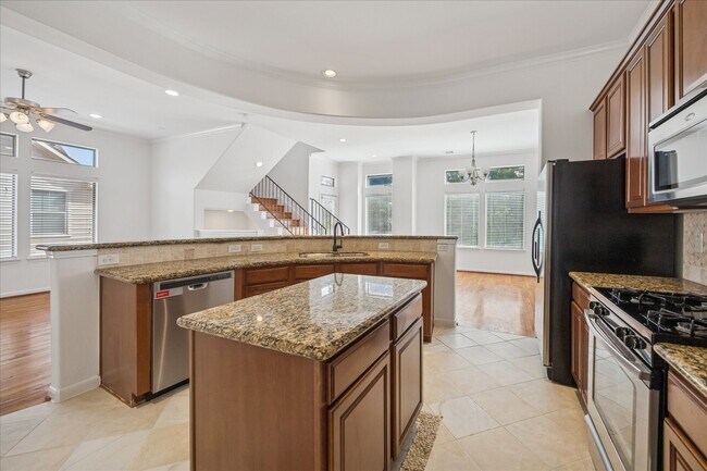 Building Photo - 5210 Petty St